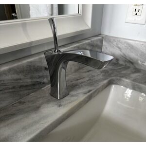 Delta Tesla Single Handle Bathroom Faucet - Chrome Finish - EXCELLENT Condition!